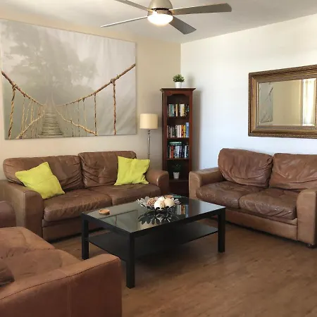 Sleeps 7 With Pool And Wifi شقة