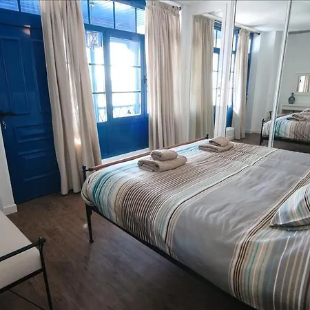 Sleeps 7 With Pool And Wifi *