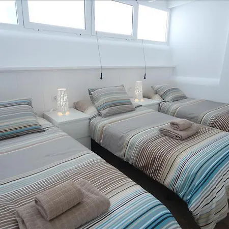 Sleeps 7 With Pool And Wifi Appartement *