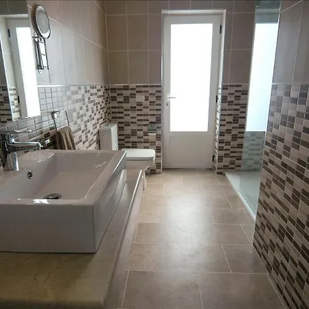 Sleeps 7 With Pool And Wifi Appartement